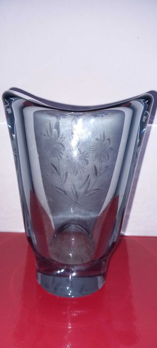 Obiect decorativ vechi vaza pentru flori