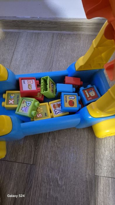 Vând trenulet si calut vtech,masinuta Mercedes,balansoar și moto