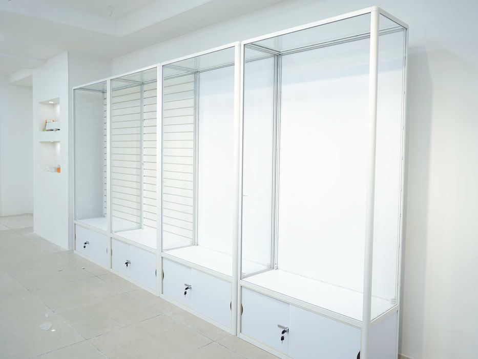 Витрины из алюминиевого профиля любой сложности, широкий выбор