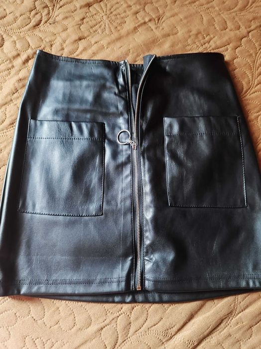 Елегантна кожена дамска пола.