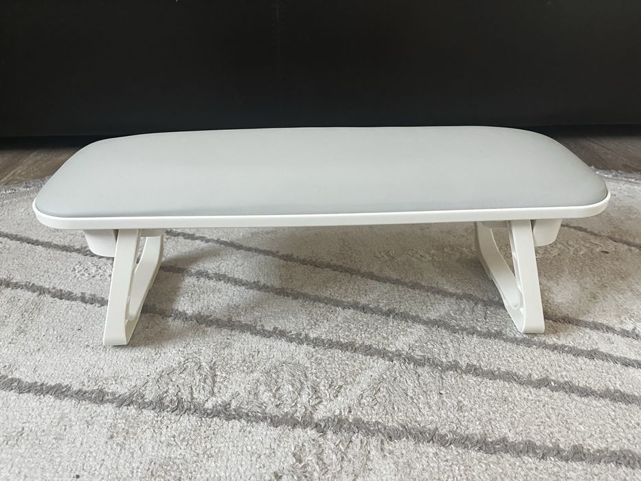 Подлокотник для маникюра