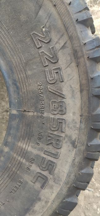 Продам резину б/у 225/85/15