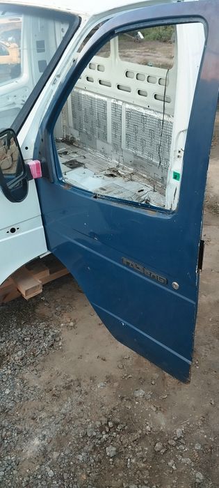 Дверь левая на Газель