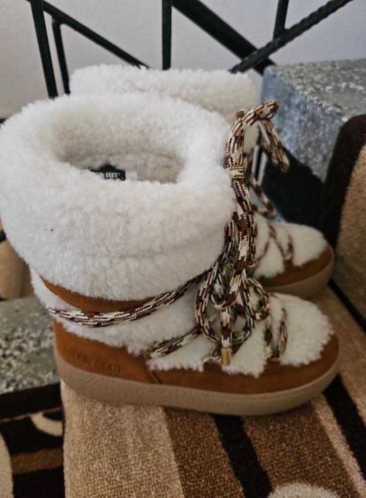 Moon boot ,слагани веднъж