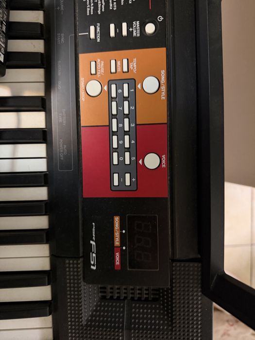 Orga/pian digitala Yamaha FSR F51
