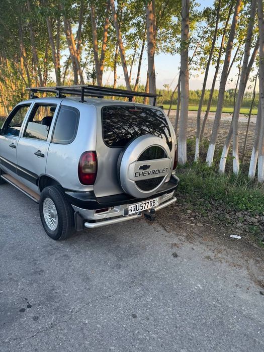 Niva 4x4 sotiladi