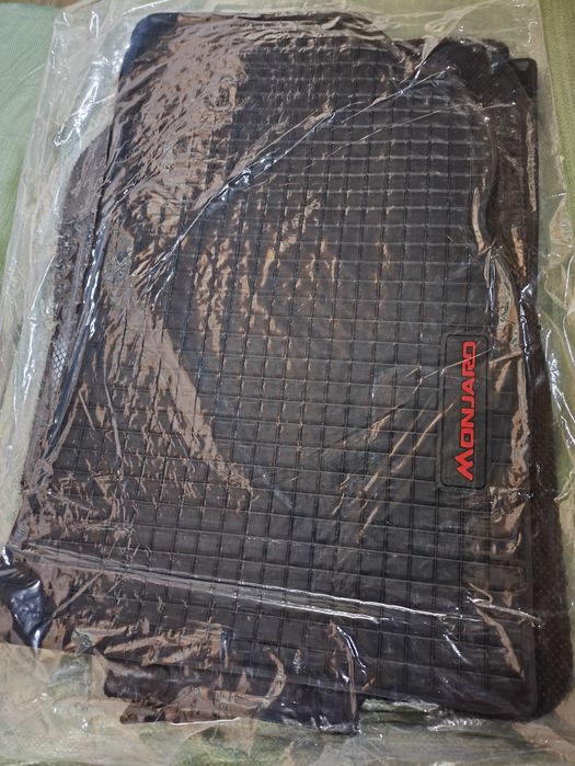 Полики Geely Monjaro. Новые.