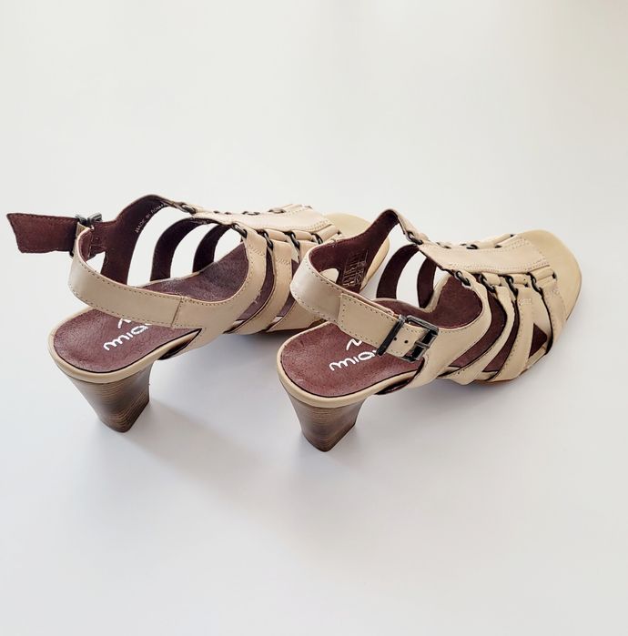 Sandale piele beige marime 39