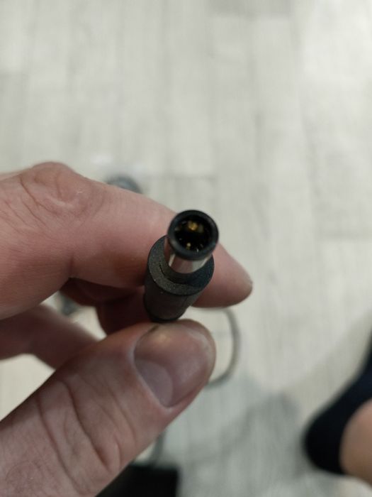 Блок питания Ноутбука  19 Вольт, 4.7 Ампер