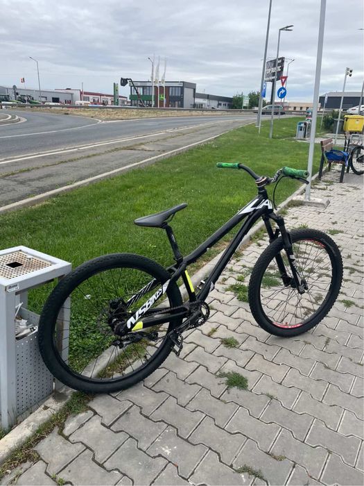 Vand Dirt NS Liar custom facut pe piese