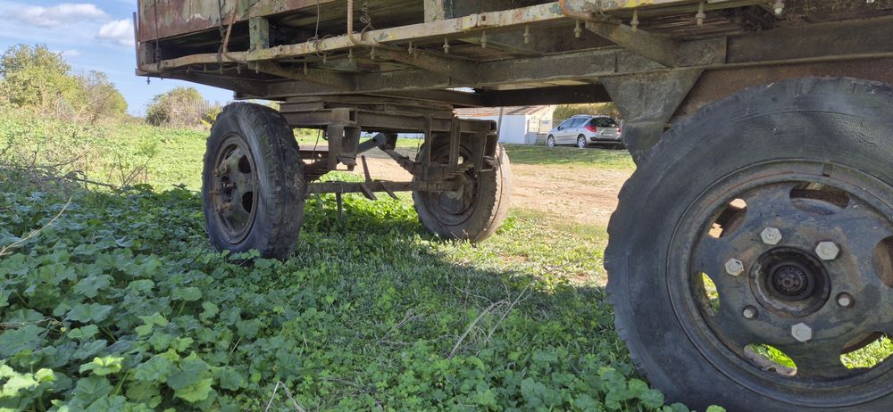 Тракторно ремарке