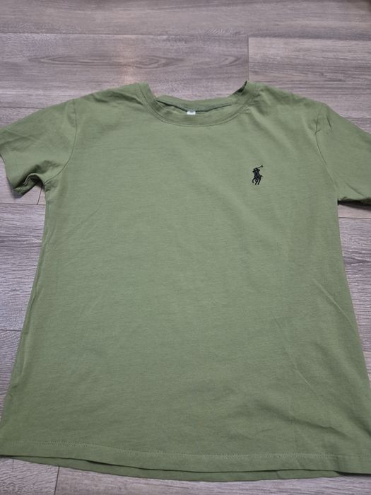 продам футболки 48 размер