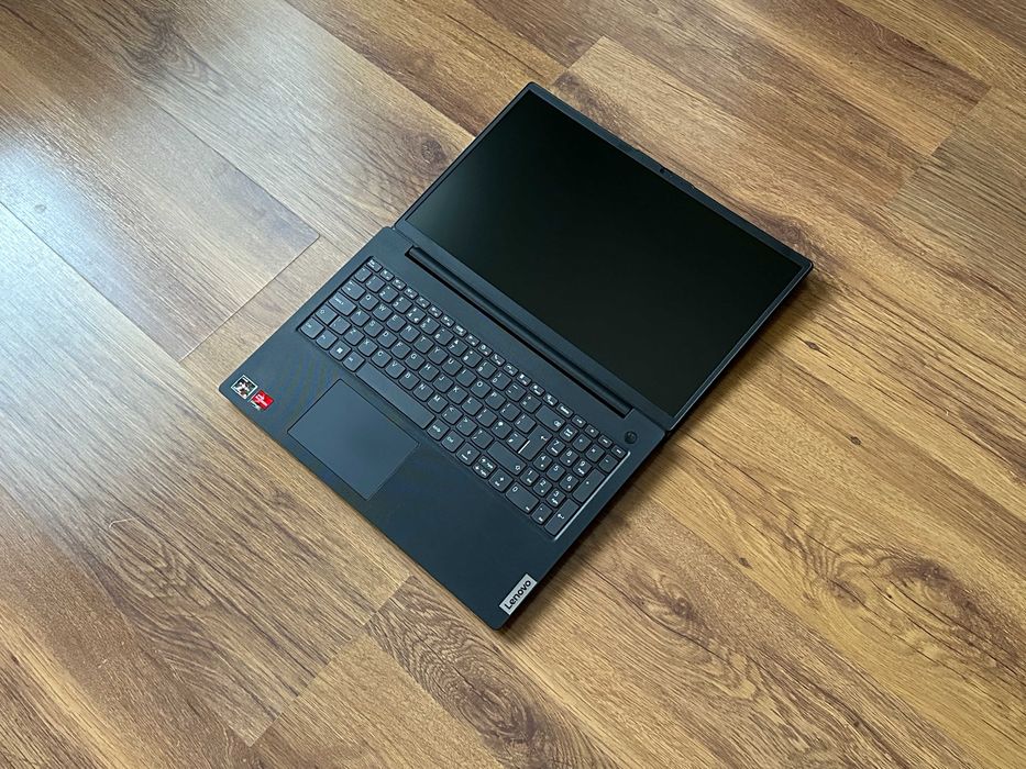 15.6' Full HD Ryzen 5 7520u Lenovo V15 G4 8GB LPDDR5/256GB NVMe/Radeon 610m/Бат 8ч