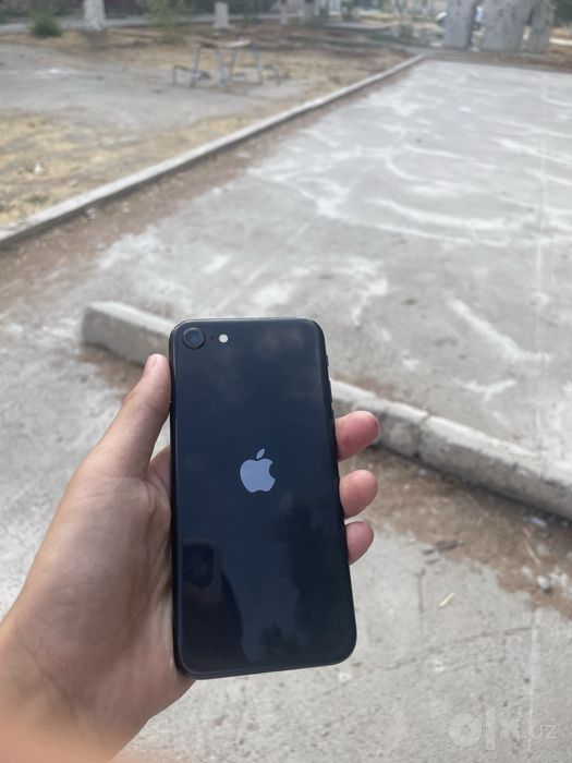Iphone se 2020  aybi bor