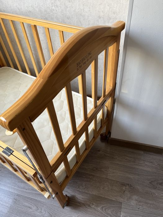 Продам детскую кроватку