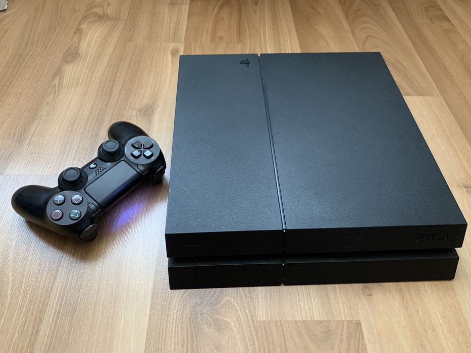 PlayStation 4 с 40 игри Fortnite ps4 roblox