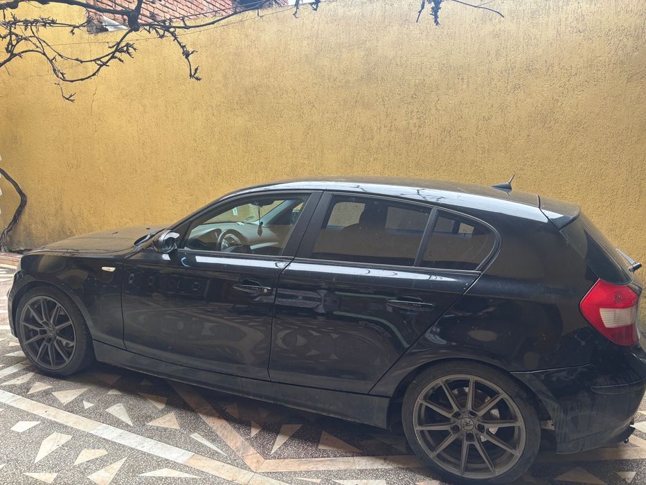 Vând BMW seria 1 an 2005 motor 1.6 benzină, 120 cai