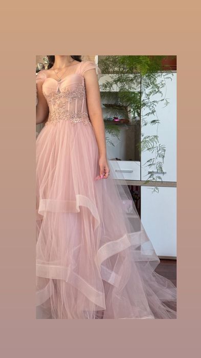 Бална рокля размер М