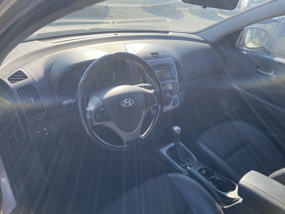 Хюндай и30 1.6 дизел 90кс на части 1.6 crdi