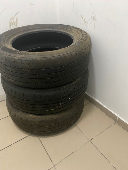Продам комплект шины 225/60/17