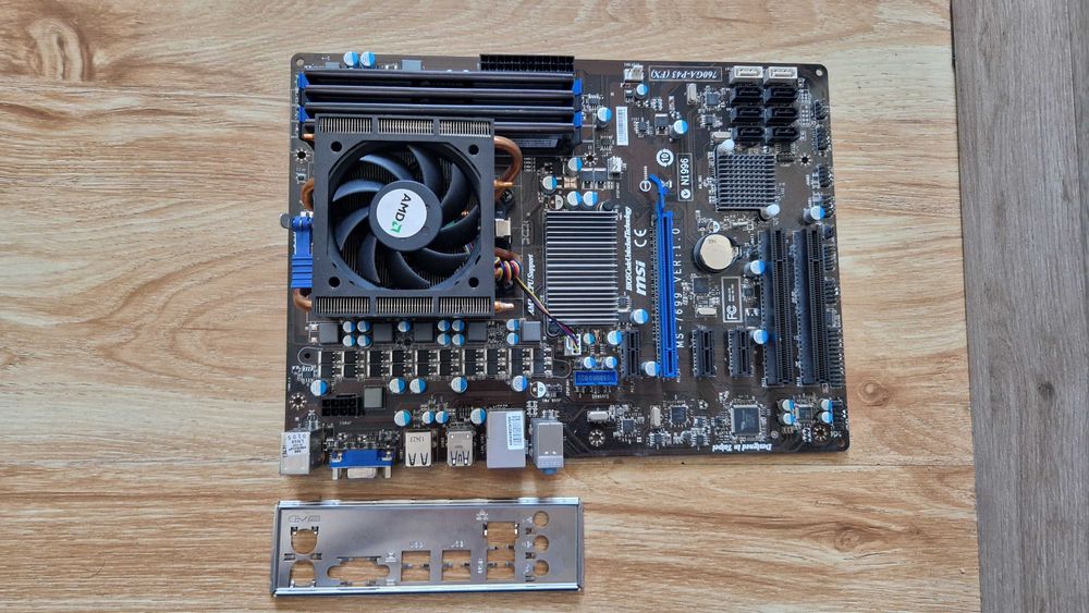 KIT AM3+ 6 Core FX-6100 +Placa+8GB Corsair+Cooler !! CA NOU !! 180lei