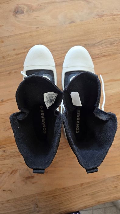 Високи, воднонепромокаеми кецове CONVERSE