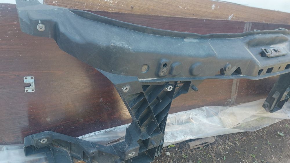 Телевизор дорейсталинг w906 Мерседес Спринтер