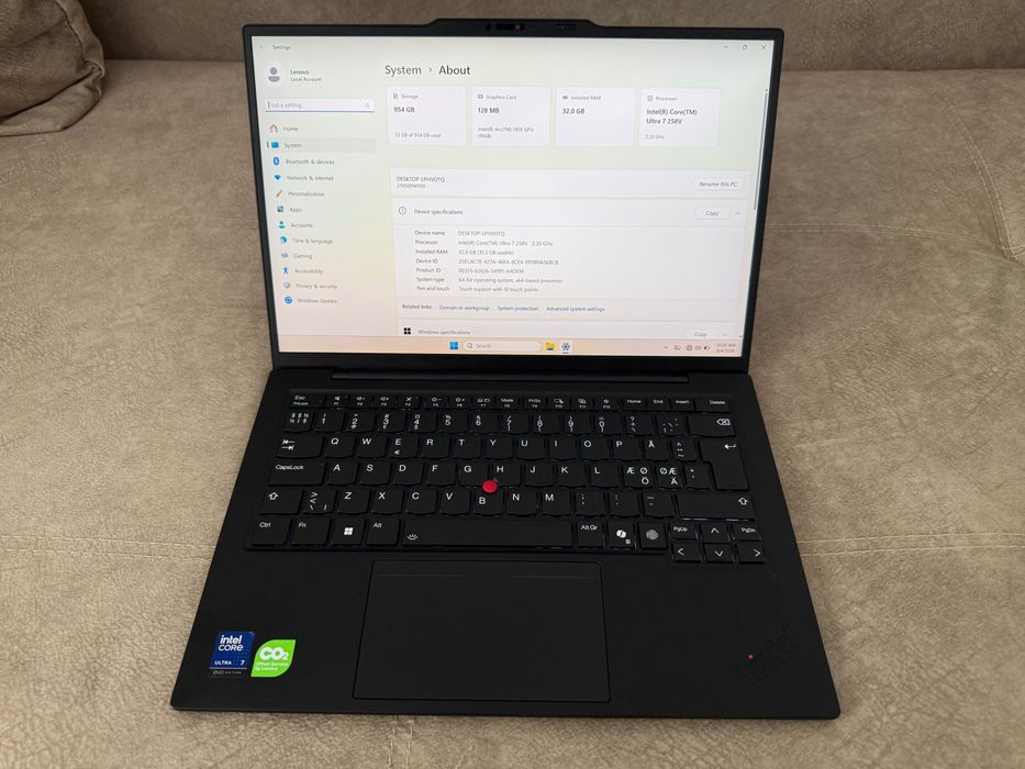 Lenovo X1 Carbon 13th Gen - Ultra 7 258V - 32 GB RAM - TouchScreen - 1 TB SSD - Garantie - Tastatura iluminata - Amprenta