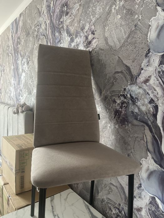 Продам новые стулья