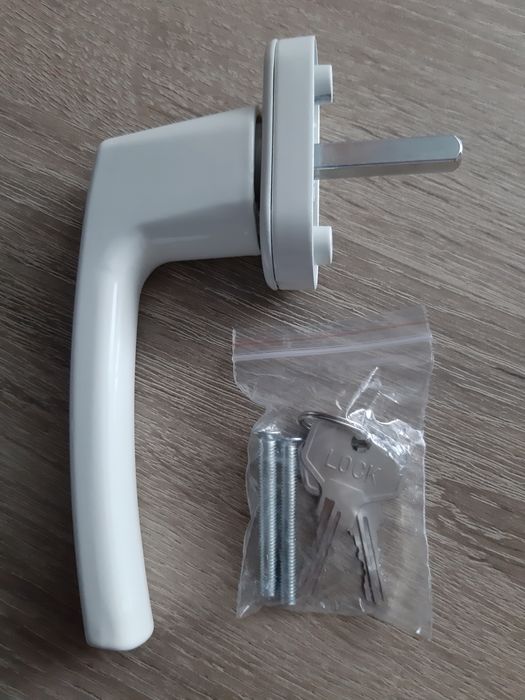 Maner nou cu blocator pentru fereastră.