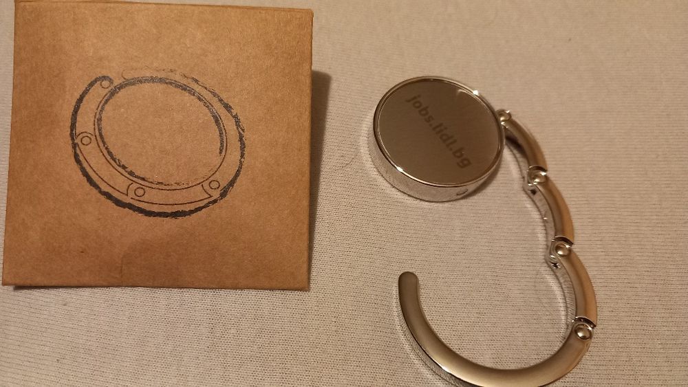 Диадема на цветя с ластик,кърпички за очила,огледало,държач за чанта