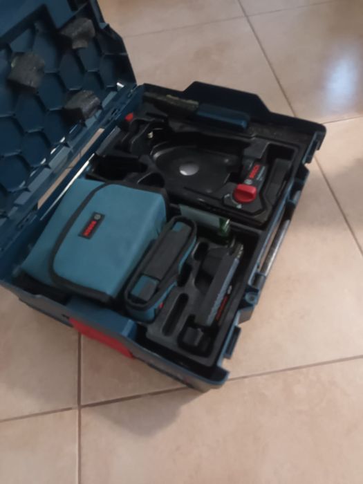 Vând laser Bosch cu lumina verde 360
