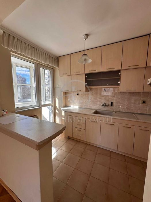 Продава се Тристаен апартамент в Пловдив, Кършияка - 120 кв.м за 799 €/кв.м - Снимка #1