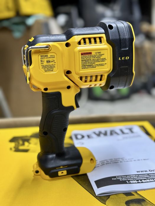 Фонарь Dewalt DCL043, новый, оригинал
