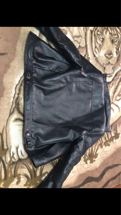 Продам теплую кожанку в идеале