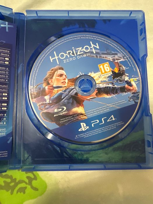 Видео игра за ps4 Horizon zero dawn няма драскотини и е като нова!