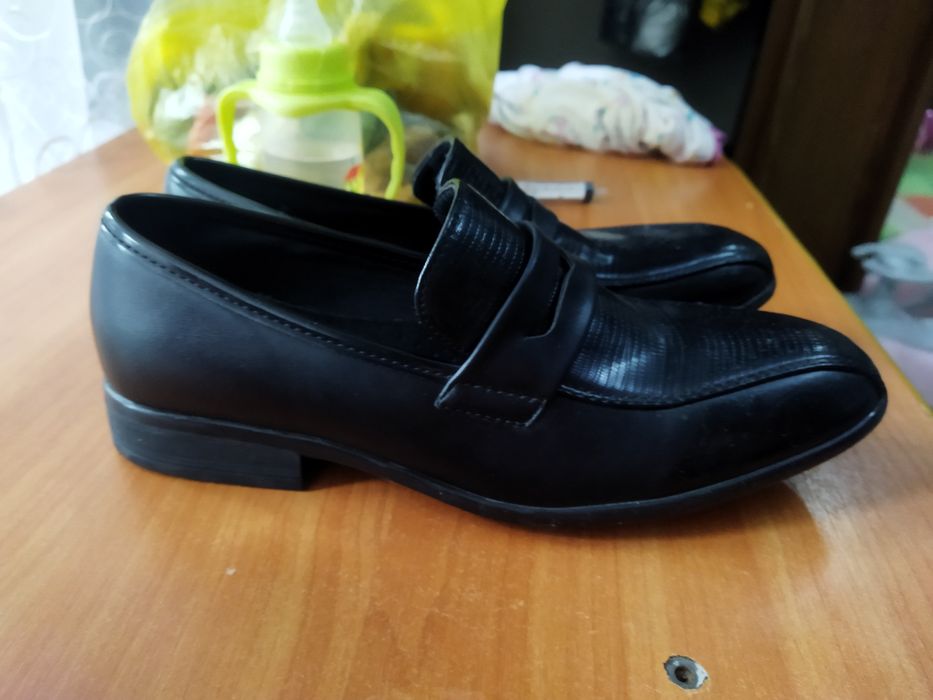 Отдам подростковые туфли на мальчика