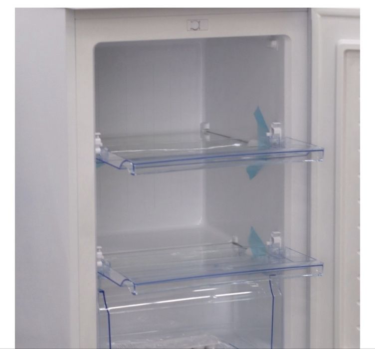 Продается вертикальный морозильник