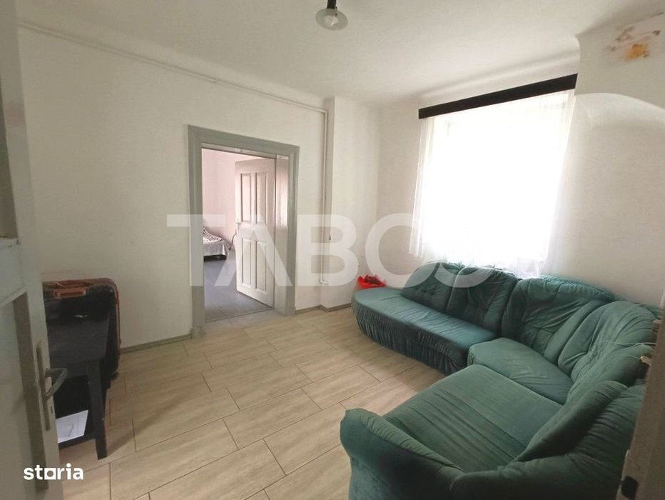 Apartament la casa 3 camere 70 mpu utili in apropiere de Piata Cibin