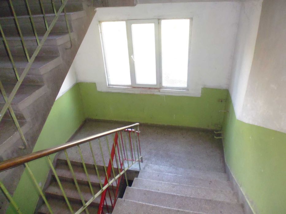 Двустаен апартамент, непреходен за продажба в ж.к.Надежда2, гр. София