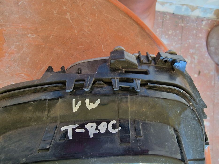 VW T-Roc лява и дясна дневна светлина