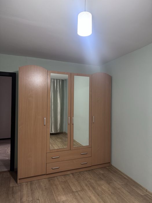 Продается Шкаф четырех дверный