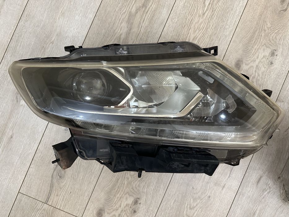 Фары Nissan X-Trail T32