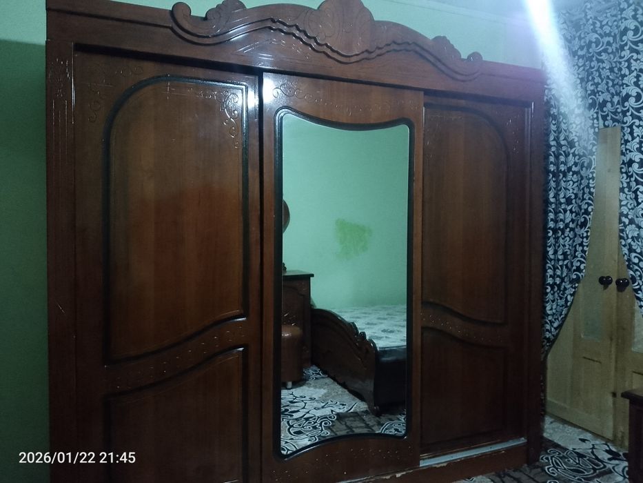 Спалний гарнитур сотилади