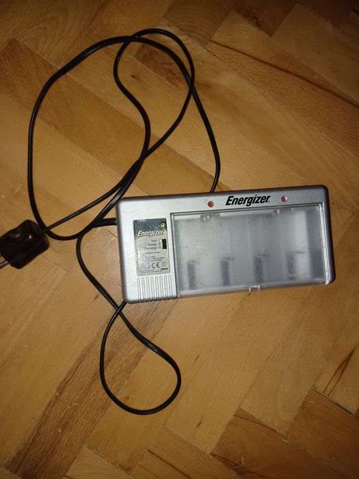 ENERGIZER Универсално Зарядно за Батерии