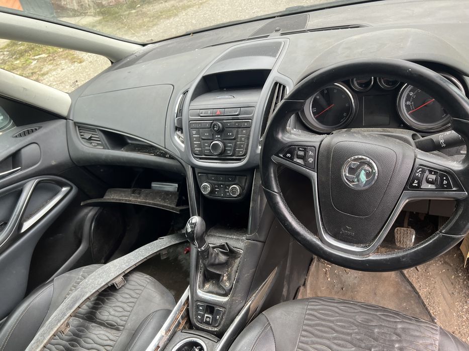 Opel Zafira C Tourer 2.0cdti 130 НА ЧАСТИ