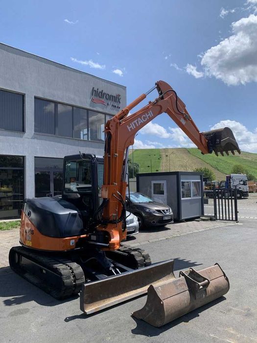 Excavator pe Senile Cauciuc 6 tone Hitachi Zaxis Anul fabricatiei 2012