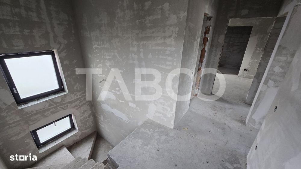 Duplex de vanzare 450mp teren liber 4 camere 2 bai 2 parcari Selimbar