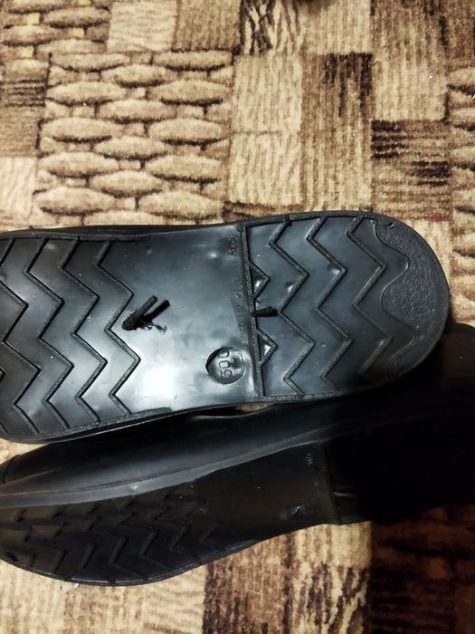 Продам шапку и галоши