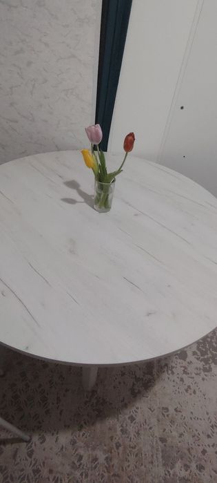 Продам обеденный стол